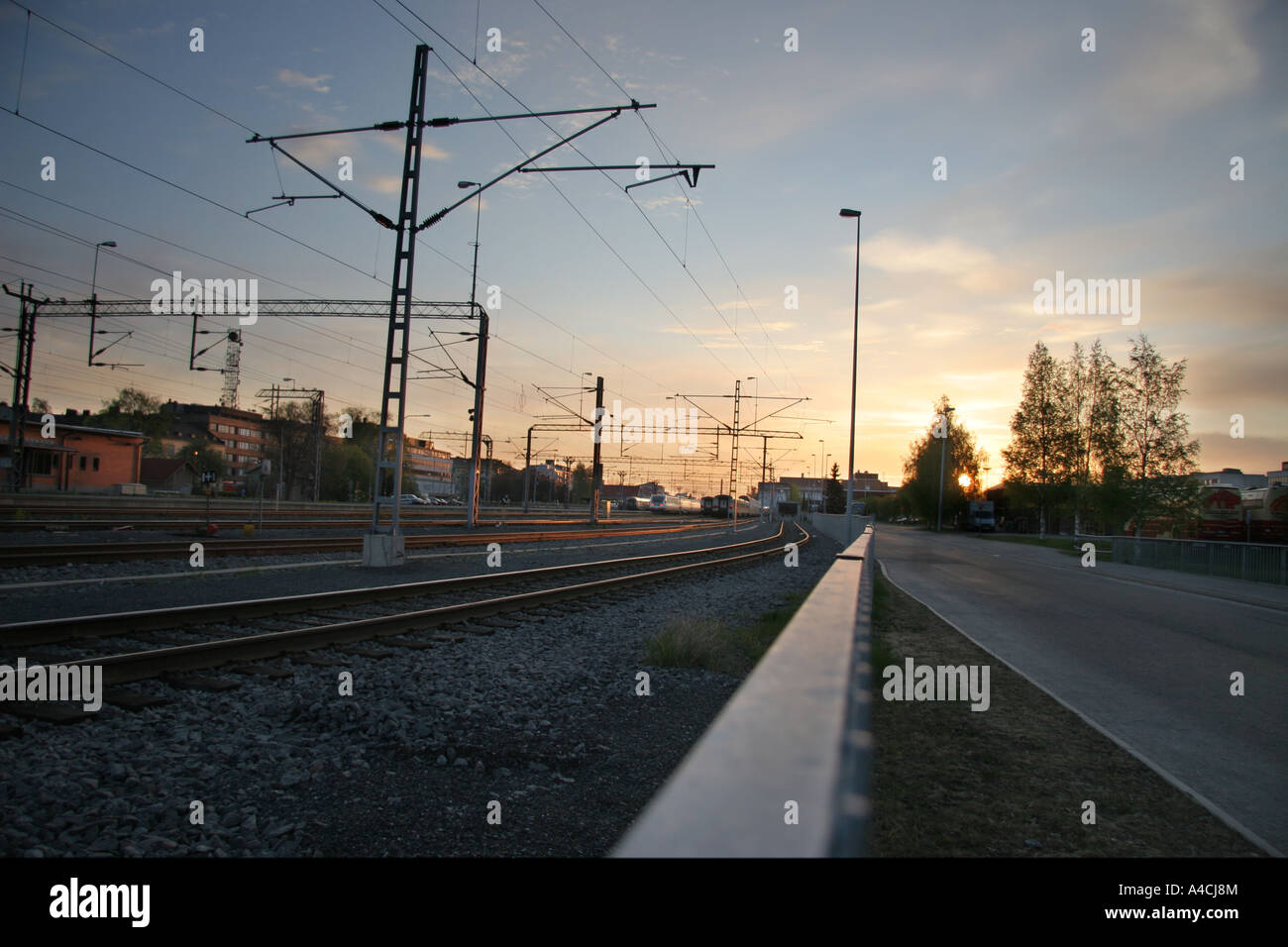 Bahnstrecke im Herzen von Oulu Finnland. Stockfoto