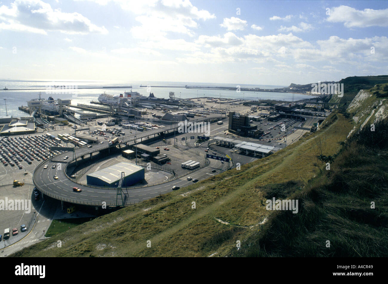 Das Pkw- und LKW Fährhafen in Dover an der Südostküste Englands. Stockfoto