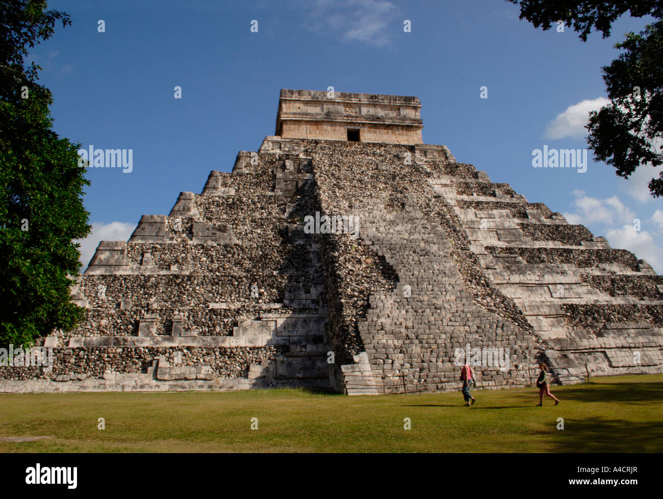 Der Tempel des Kukulcan, die höchsten Bauten der Yucatan-Maya hat eine Treppe nach oben zu öffnen. Stockfoto