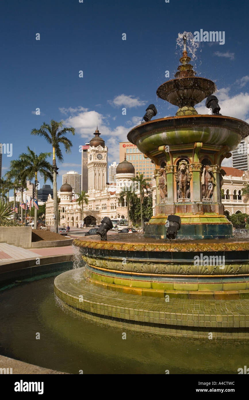 Malaysia Kuala Lumpur Merdeka Square Padang Brunnen und Sultan Abdul Samad Gebäude Stockfoto