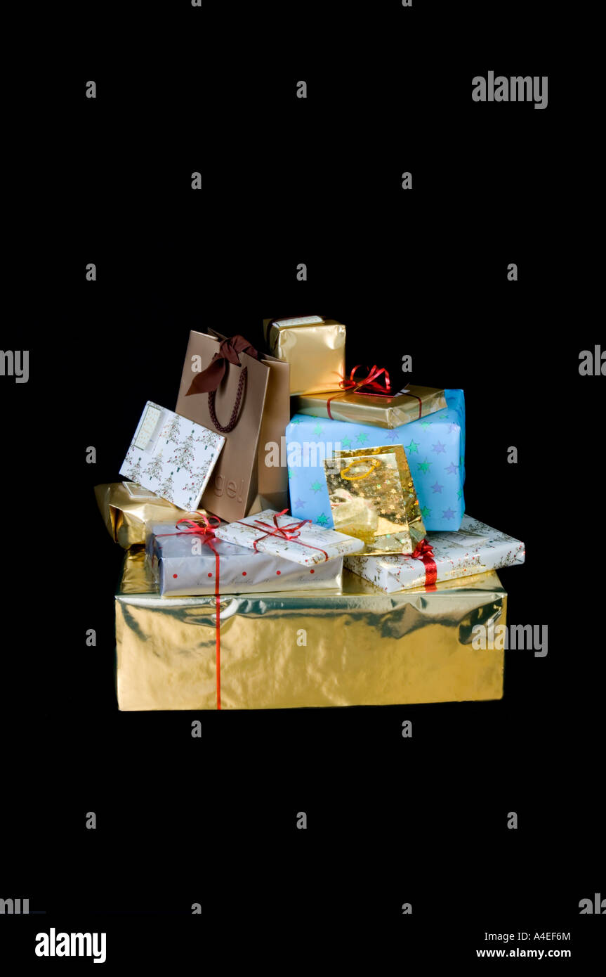 Ein Haufen von verpackte Weihnachtsgeschenke Stockfoto