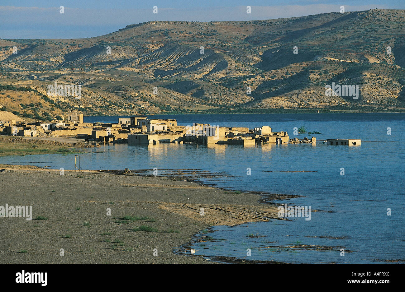 Belkis Dorf und antike Stadt Zeugma überflutet vom steigenden Wasser ...