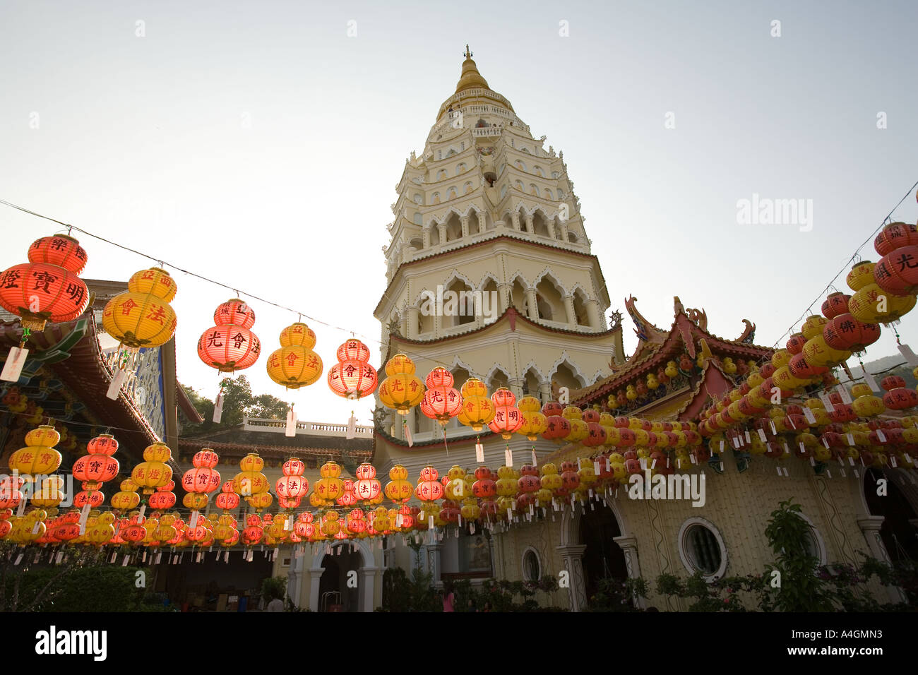 Malaysia Kedah Penang Kek Lok Si-Tempel Ban Po Thar Tausend-Buddha-Pagode Dämmerung Stockfoto