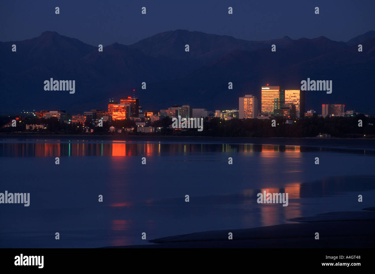 Anchorage Stadtbild bei Dämmerung Alaska U S A Stockfoto