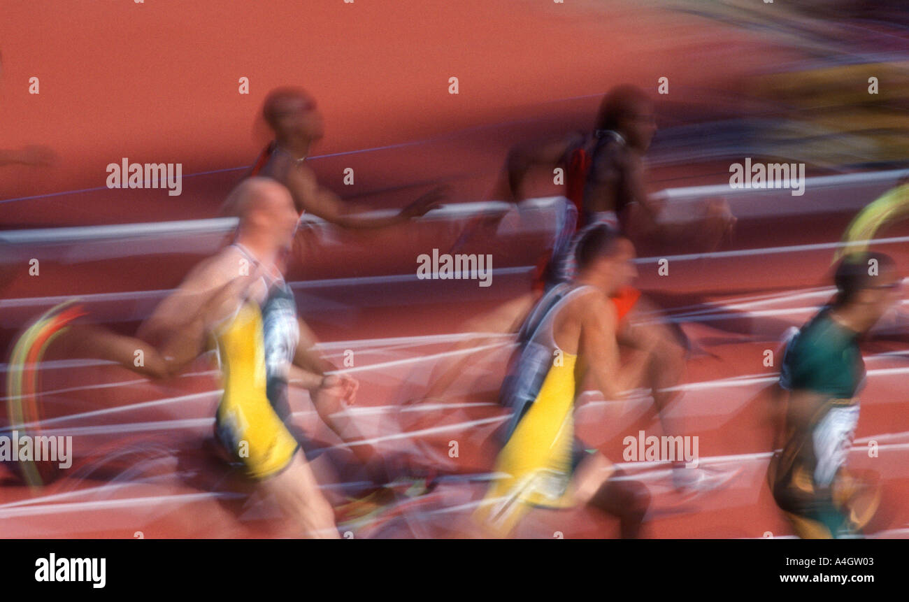Bewegungsunschärfe von Sprintern im Rennen Stockfoto