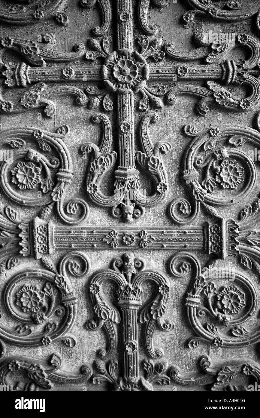 Schönen Metallarbeiten an der West-Eingangstür von Saint Denis Basilica Paris Frankreich Stockfoto