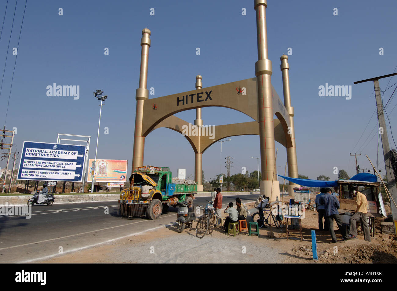 Eingang von HITEX International Exhibition Center, Hyderabad, Indien Stockfoto