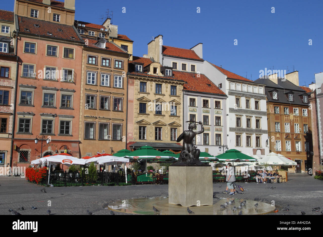 Altstädter Ring Warschau Polen zeigen, Open-Air-Cafés in der UNESCO aufgeführt umgebaut Rynek Ehren Miasta Stockfoto