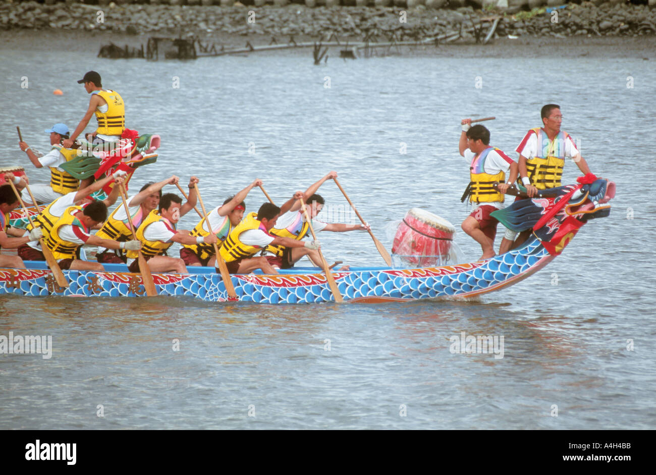 Chinese Rowing Boat Chinese rowing boat -Fotos und -Bildmaterial in hoher Auflösung – Alamy
