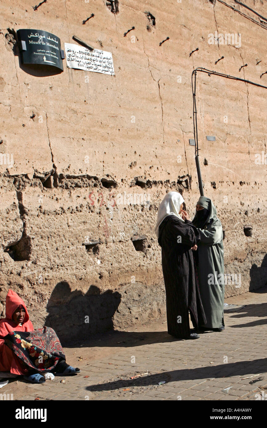 Marrakesch Marokko Frauen auf der Straße Stockfoto