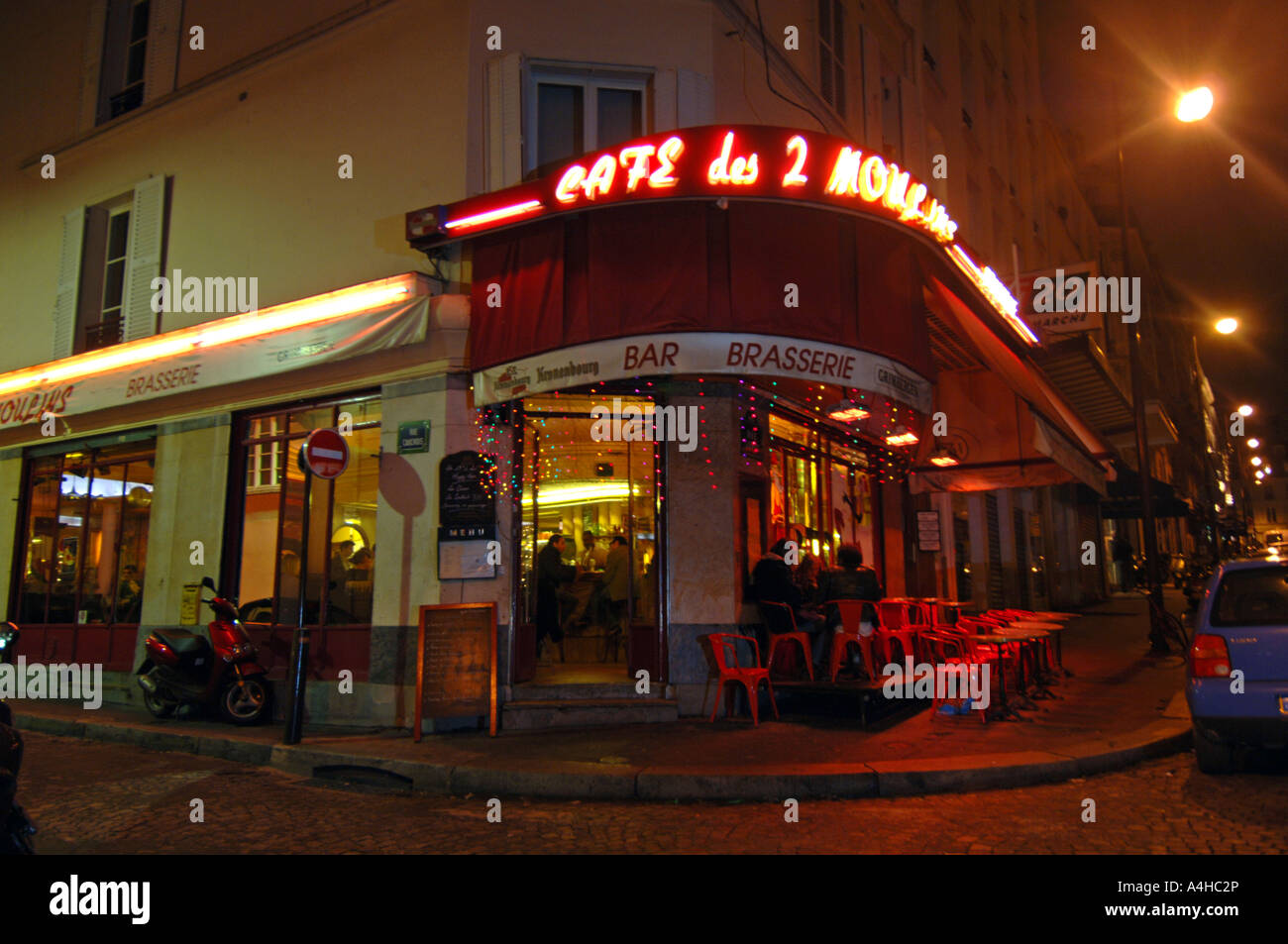 Cafe des Deux Moulin Paris Frankreich, Drehort für die Aufnahme des Filmes Amelie Stockfoto