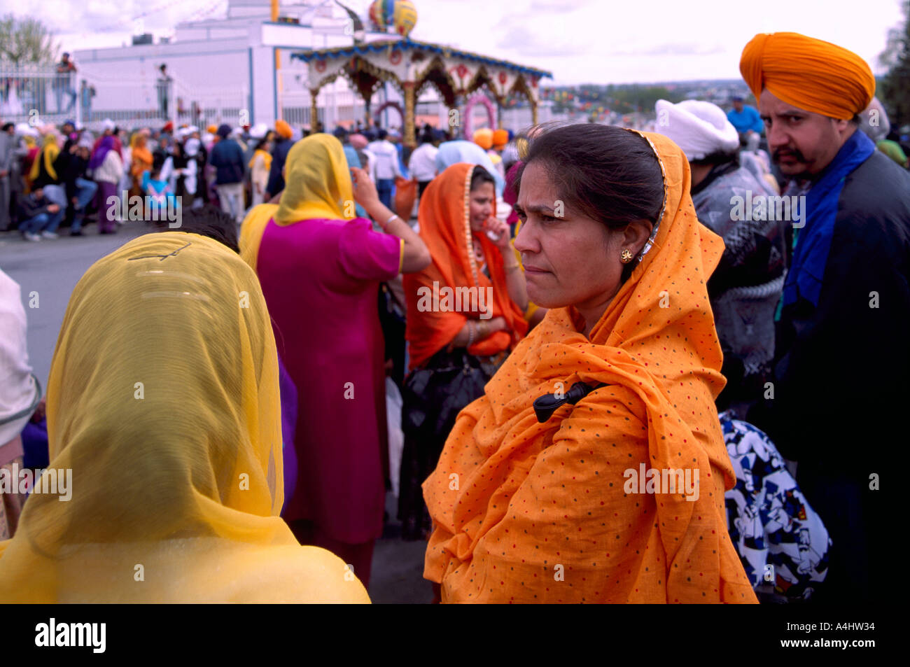 Vaisakhi Festival, Vancouver, BC, Britisch-Kolumbien, Kanada - Sikh Familien und Zuschauern Sikhs ostindischen Parade Stockfoto