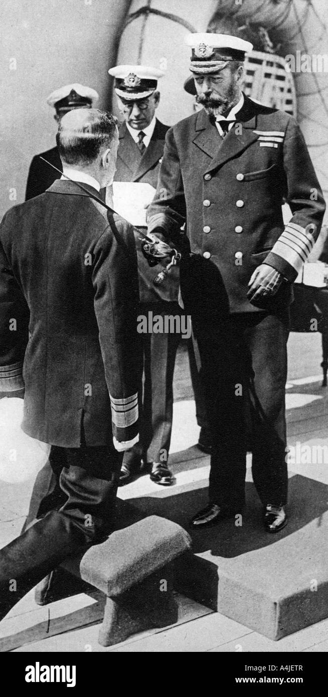 King George V Ritter Vizeadmiral Pakenham an Bord der HMS Princess Royal, c 1930. Artist: Unbekannt Stockfoto