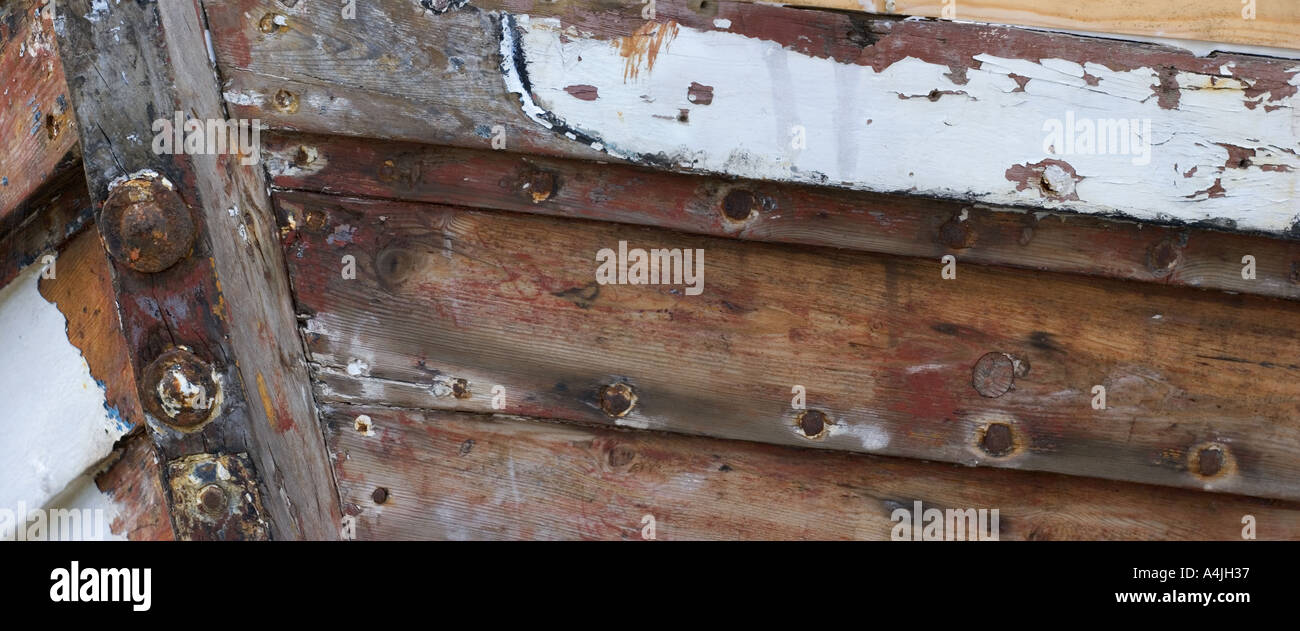 Einem alten Holzboot mit abblätternde Farbe Stockfoto