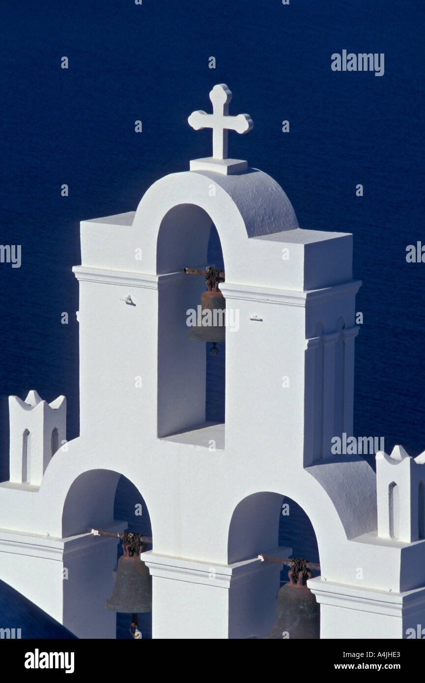 Bell Tower der griechisch-orthodoxen Kirche Thira Fira Santorini Griechenland Europa Stockfoto