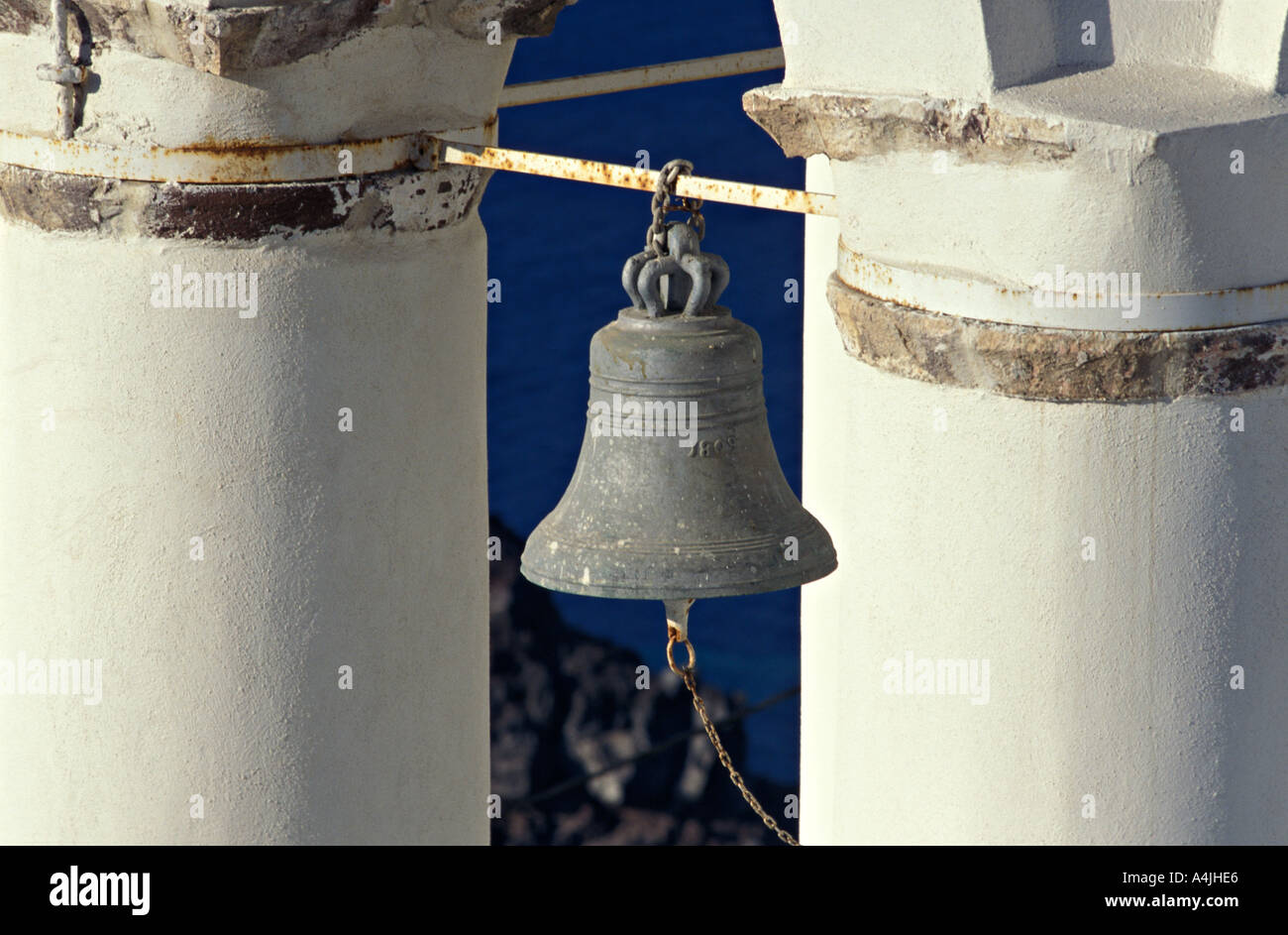 Detail der Glocke Turm der griechisch-orthodoxen Kirche Thira Fira Santorini Griechenland Europa Stockfoto