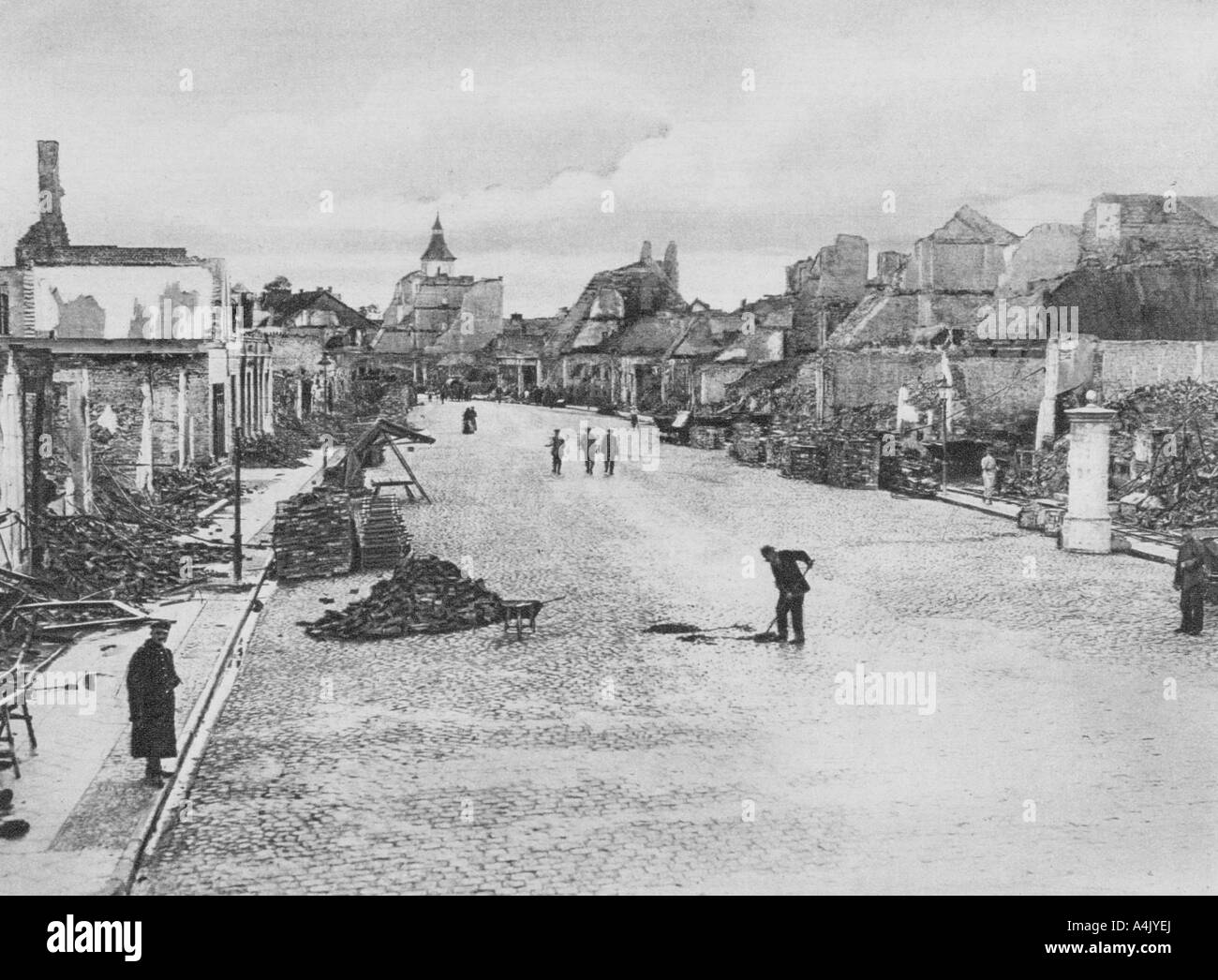 Eine Straße in Ortelsburg, Ostpreussen, Weltkrieg, August 1915. Artist: Unbekannt Stockfoto