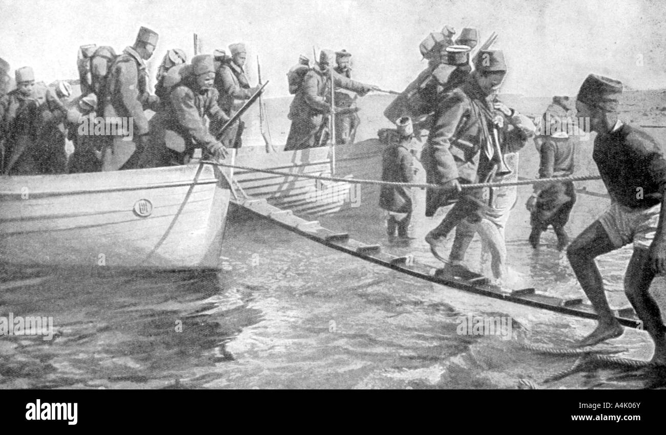 Senegalesische Soldaten einschiffen auf der ägyptischen Küste, der Erste Weltkrieg, 1915. Artist: Unbekannt Stockfoto