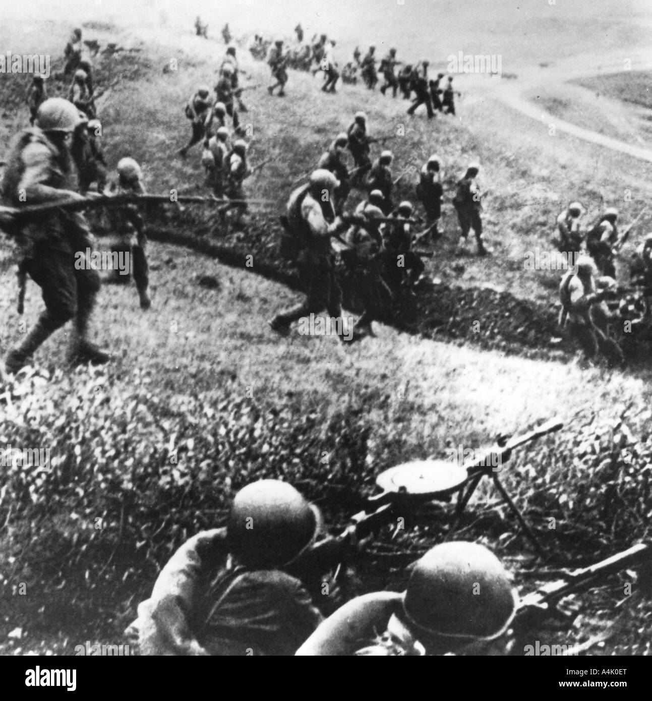 Нападение вов. Свирско-Петрозаводская операция 1944. ВОВ атака советских бойцов.