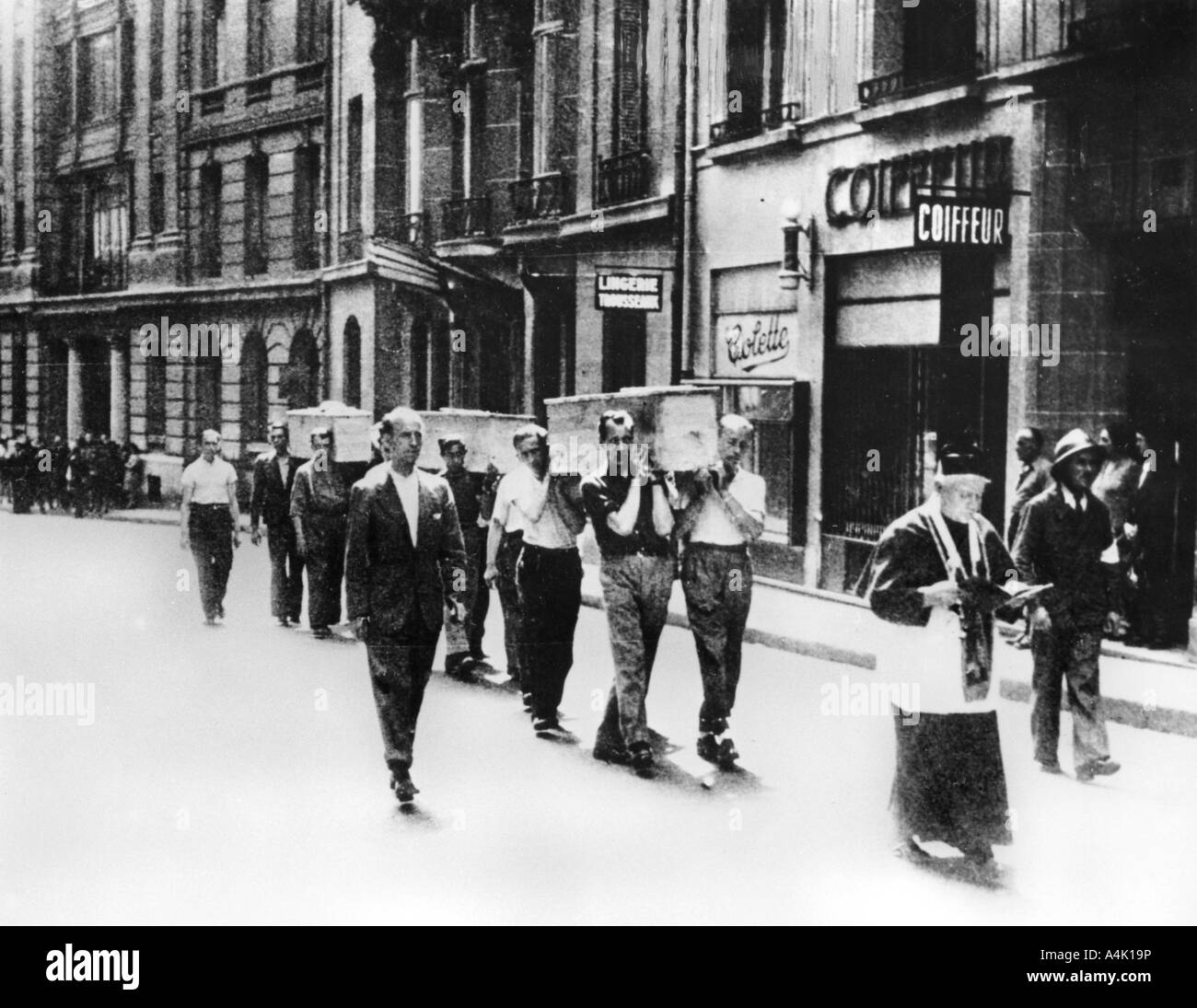 Trauerzug der Mitglieder der französischen Widerstand, Paris, 1944. Artist: Unbekannt Stockfoto