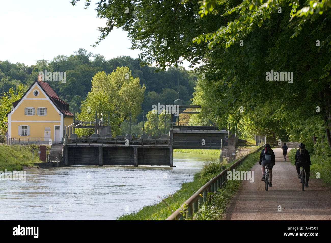 Fluss Isar in München dam Kanal Deutschland Stockfoto