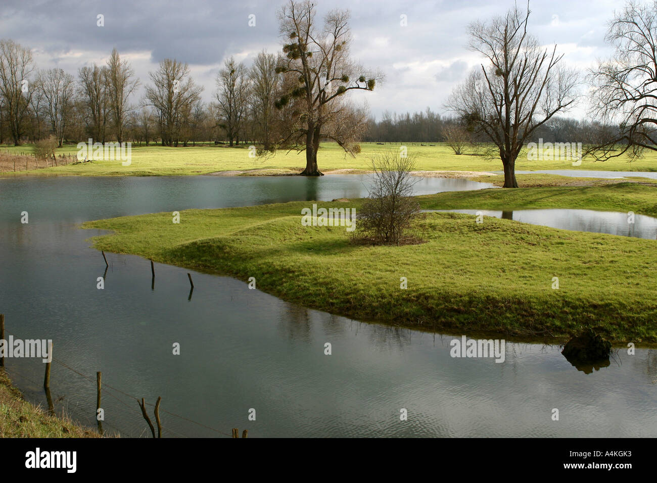 Frankreich, Jura, Flusslandschaft Stockfoto