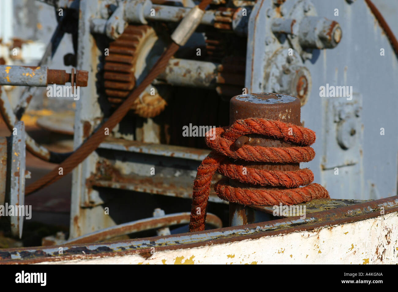 Seil auf alten Lastkahn Stockfoto