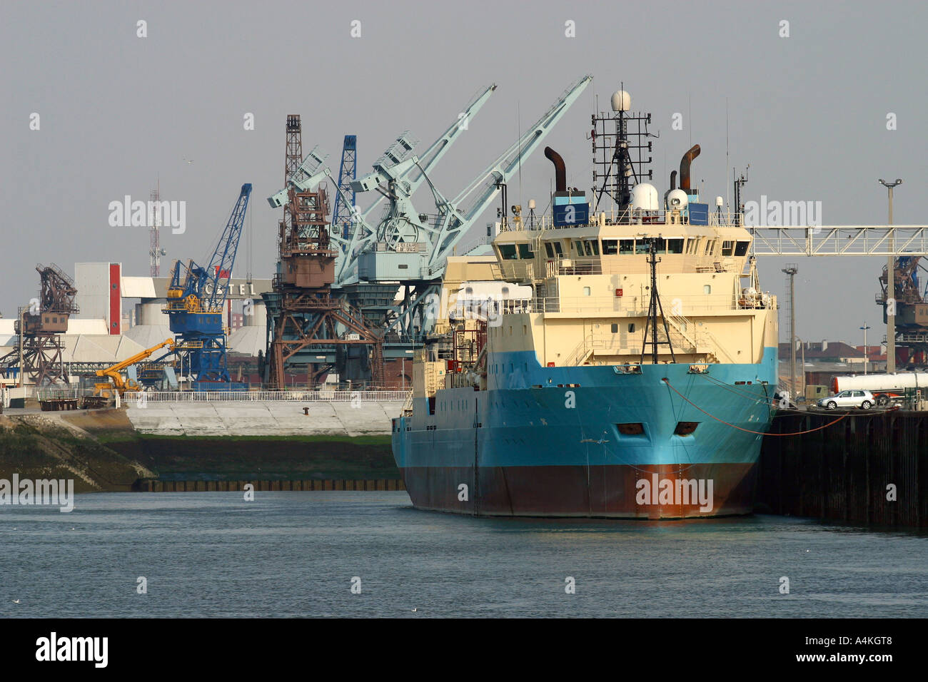 Frankreich, Boote im Hafen von Calais Stockfoto