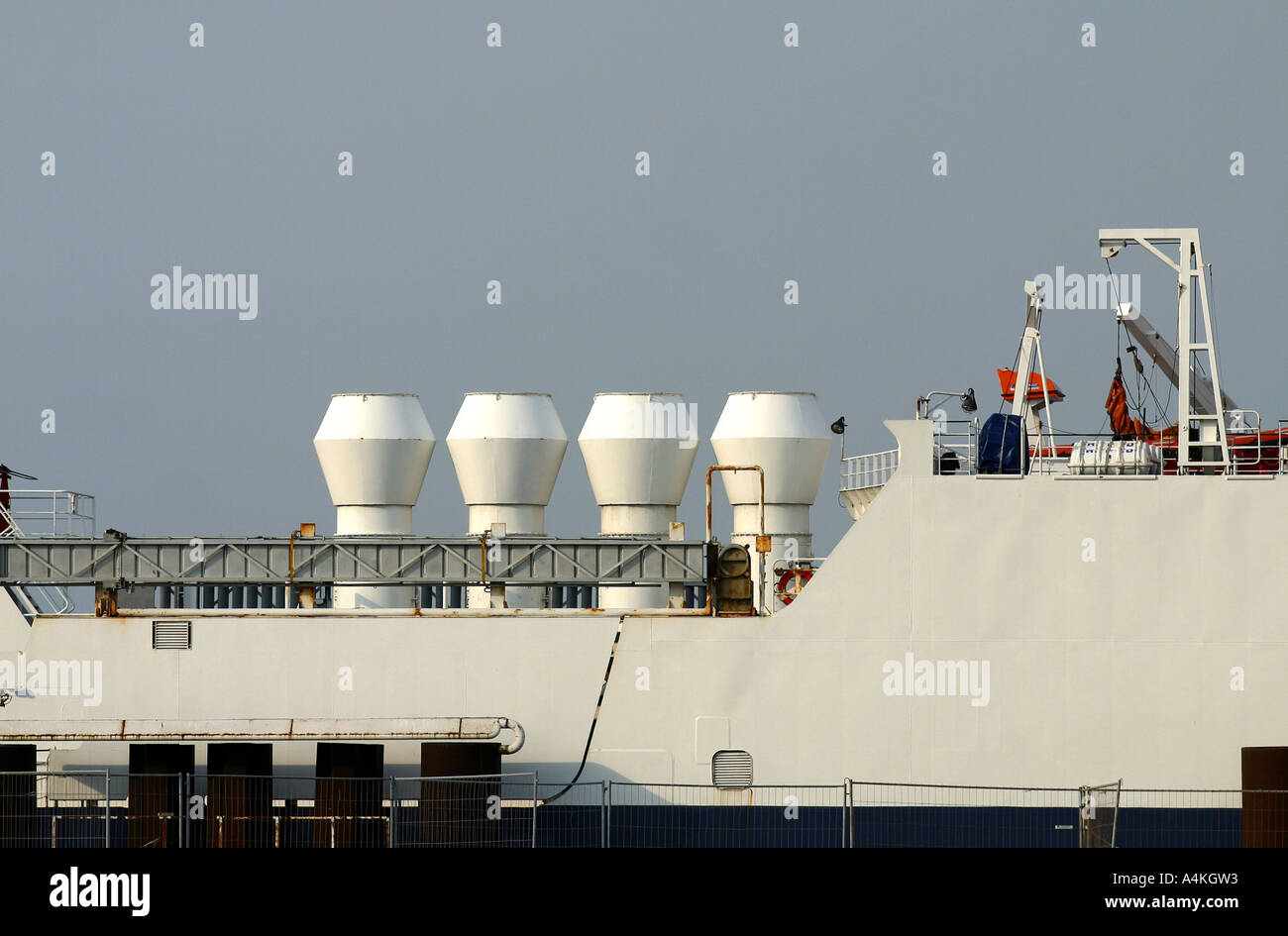 Rauchen Stacks auf Boot, Nahaufnahme Stockfoto