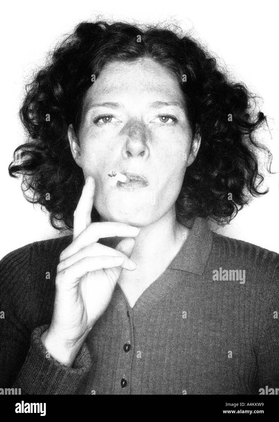 Frau raucht, portrait Stockfoto