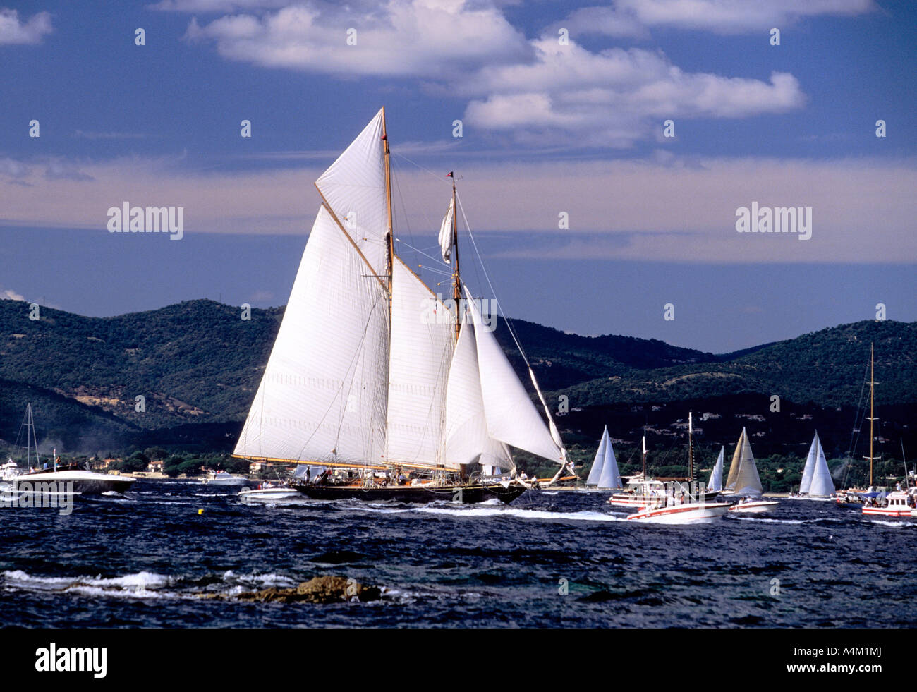 eine Yacht in die Nioulargue Segeln Rennen-Saint-Tropez Frankreich Stockfoto