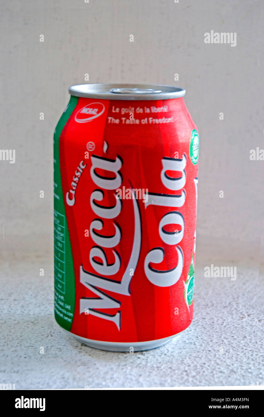 Eine Dose Classic Mecca Cola, eine nicht autorisierte islamische Kopie der traditionellen Coca Cola Stockfoto