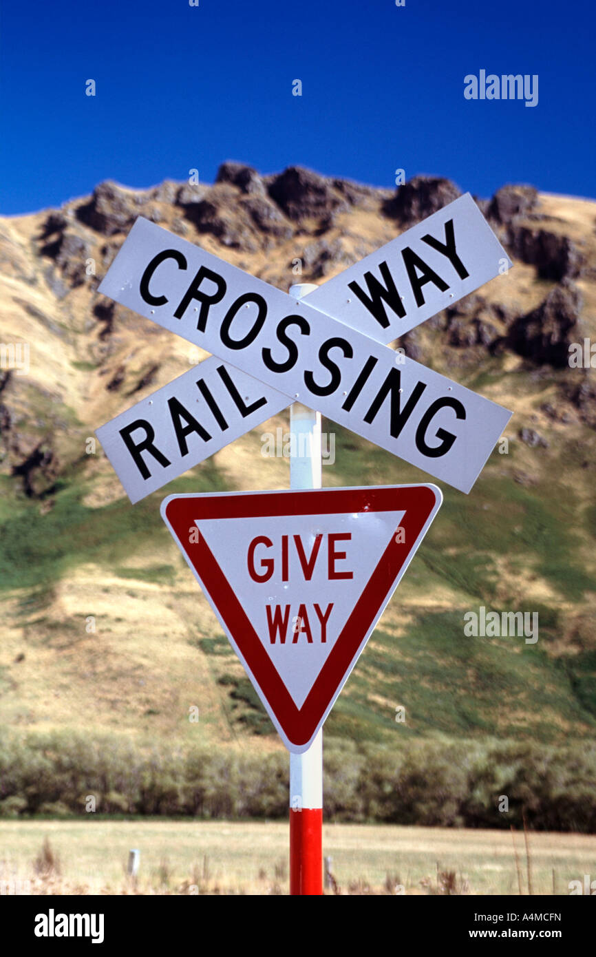 Raliway Kreuzung Zeichen auf Neuseelands Südinsel. Stockfoto