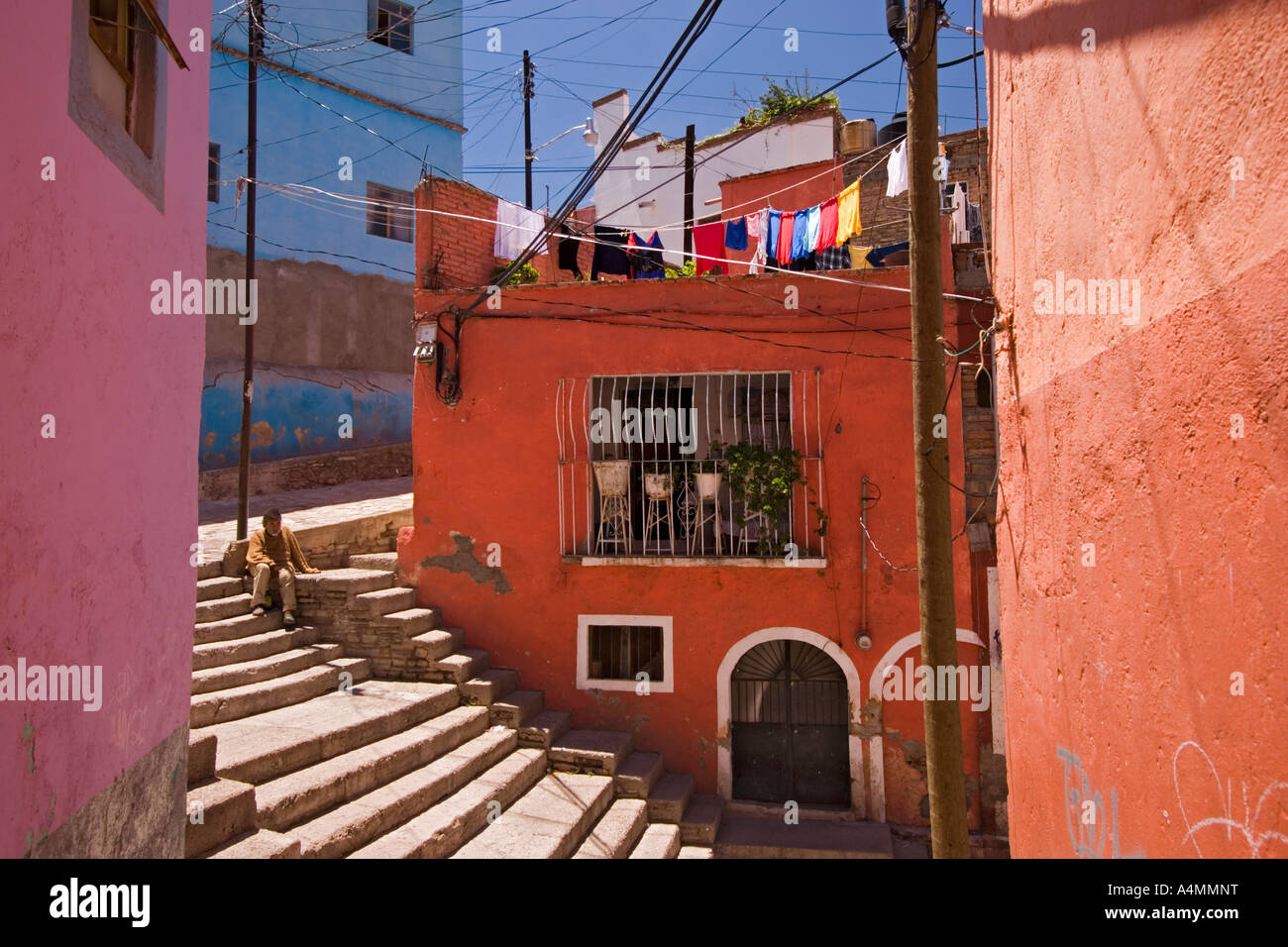 Einer ruhigen Straße in einem Arbeiterviertel Bezirk von Guanajuato (Mexiko). Une rue Paisible d ' un quartier Populaire de Guanajuato. Stockfoto