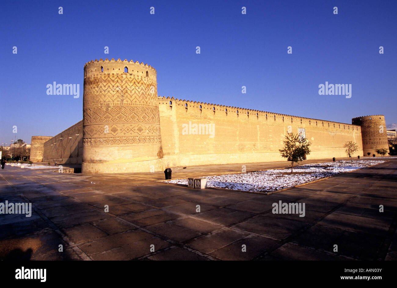 Arg-e Karim, auch genannt die Zitadelle von Karim Khan mit seinem schiefen Turm, Shiraz, Iran Stockfoto