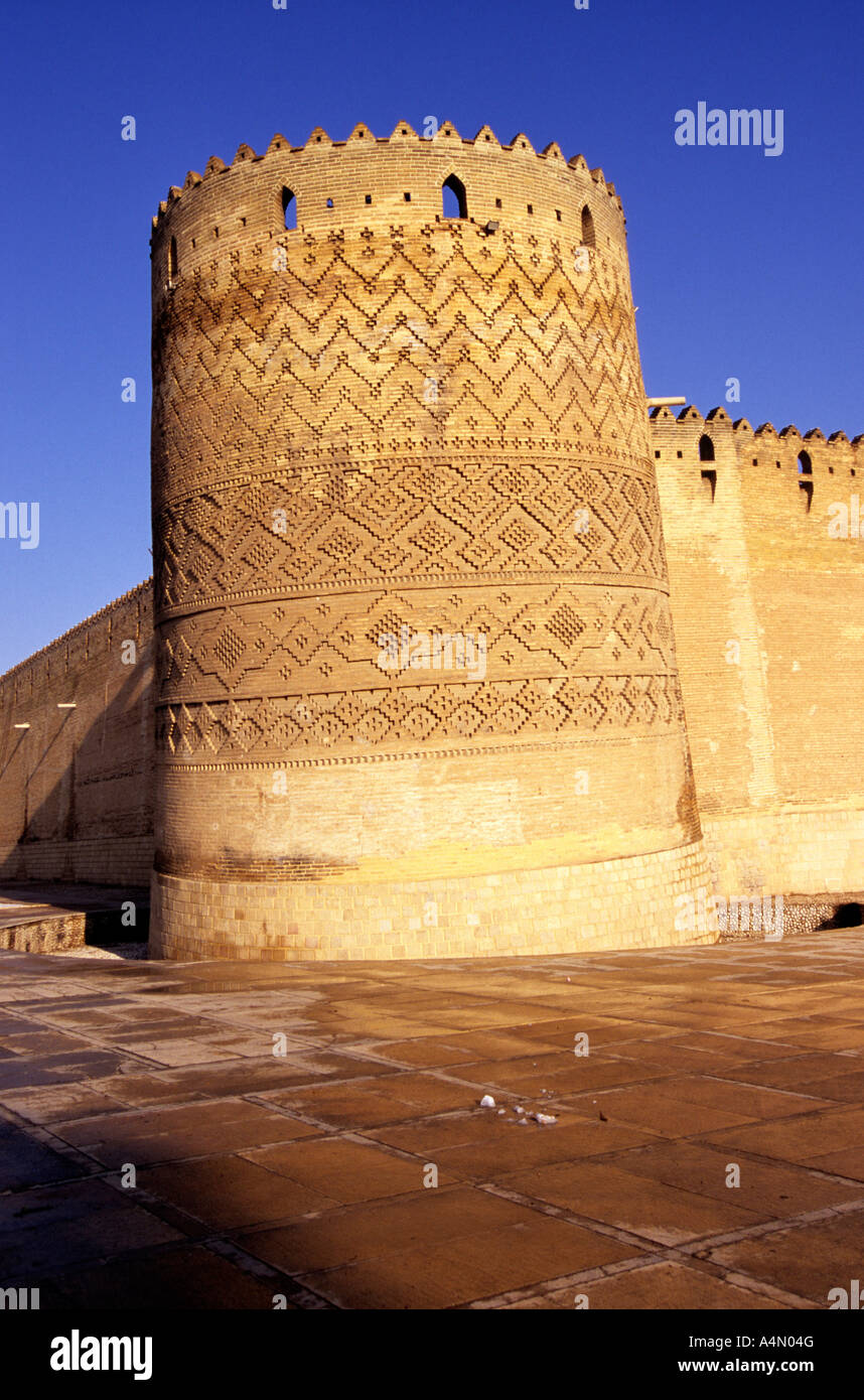 Der schiefe Turm von Arg-e Karim, auch genannt die Zitadelle von Karim Khan, Shiraz, Iran Stockfoto