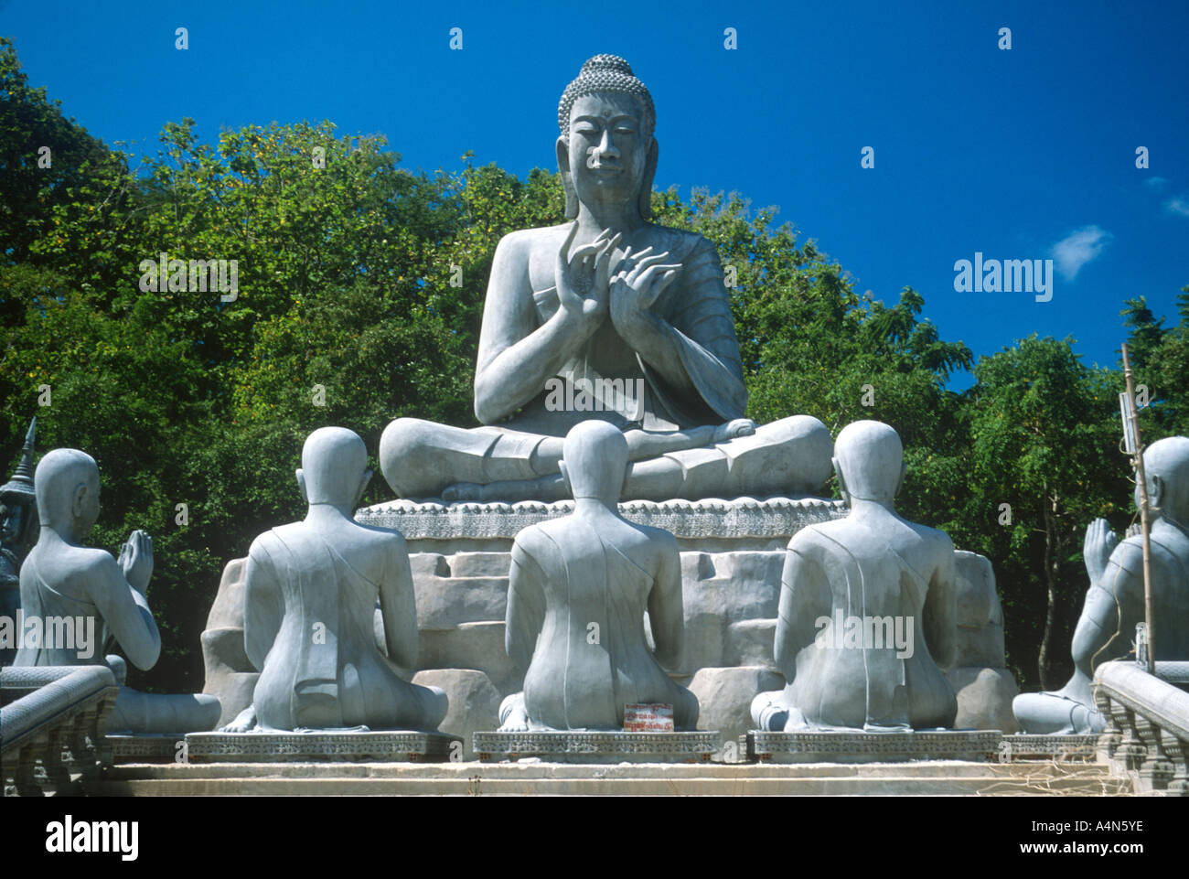 Kambodscha in der Nähe von Kompong Cham neuen Buddha-Statue in der Nähe von Phnom Pros Stockfoto