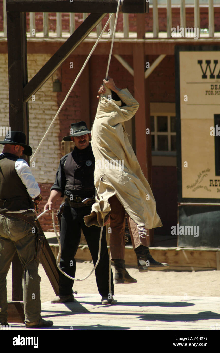 Mann in Galgen am Film Set Nachbildung einer hängenden hängen Stockfoto