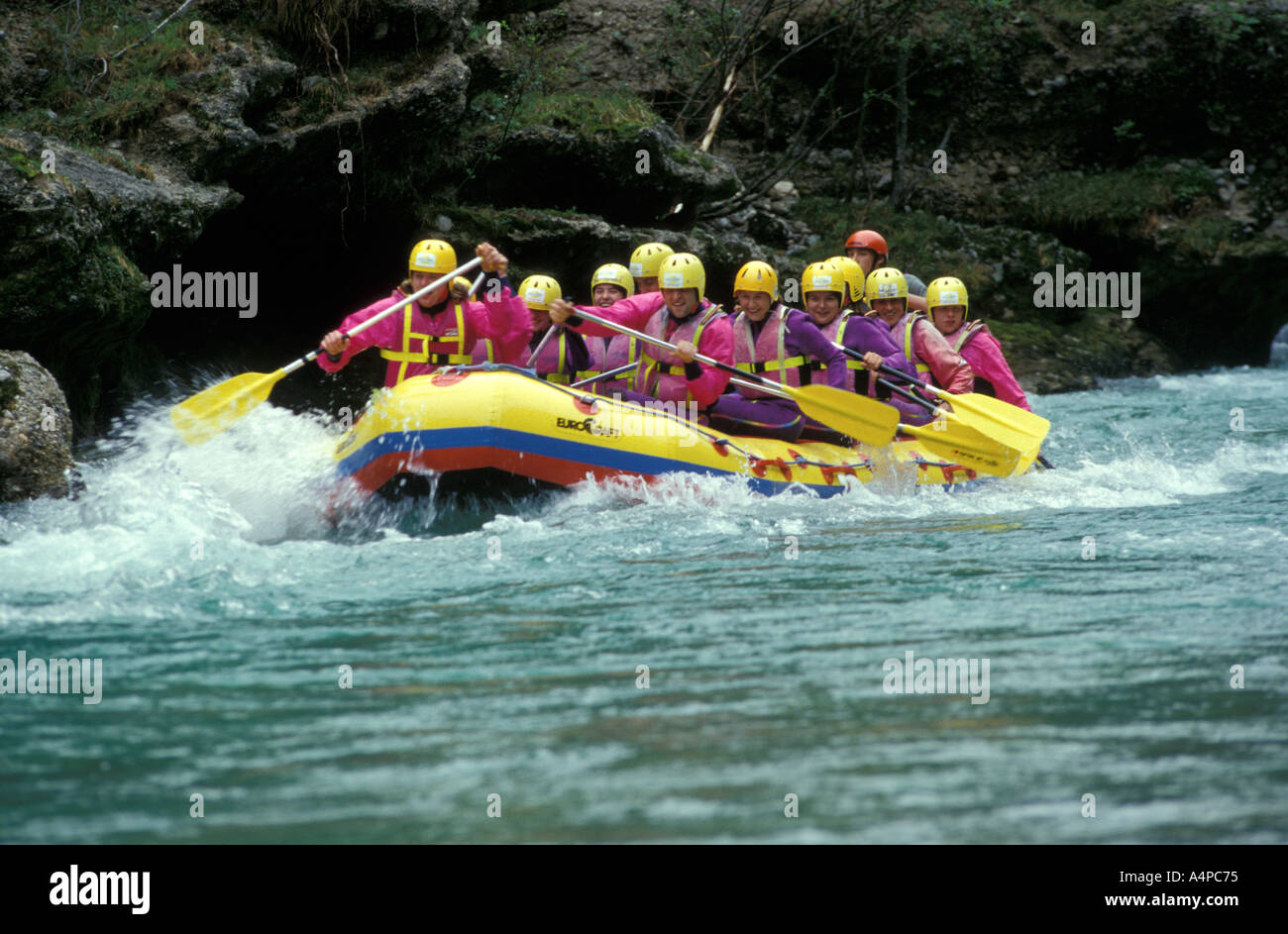Gruppe von Männern rafting Stockfoto