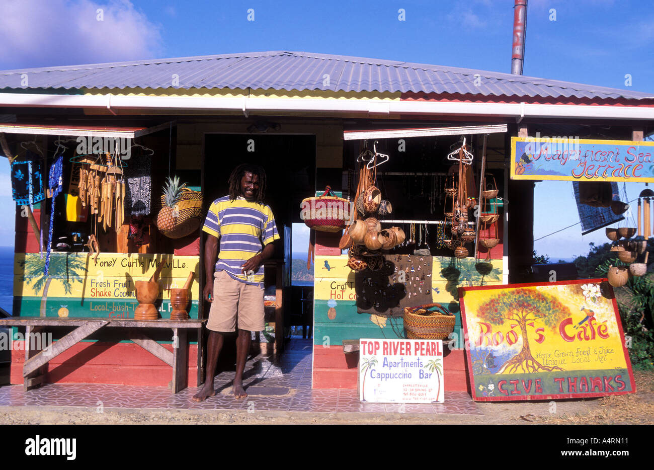 Eine bunte Souvenir-Shop in Speyside Tobago Stockfoto