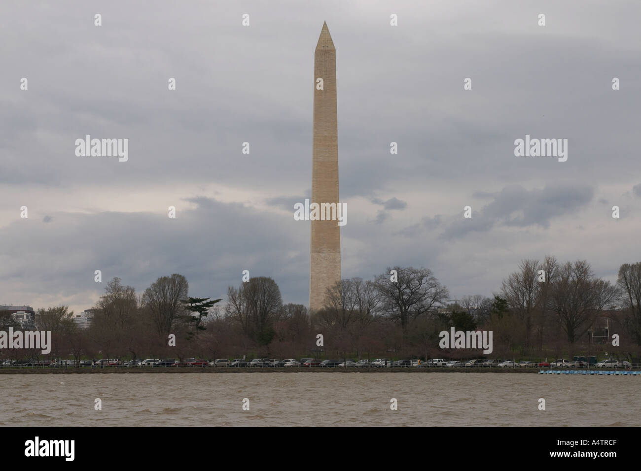 Washington-Denkmal auf einem rauen Wetter Tag Stockfoto