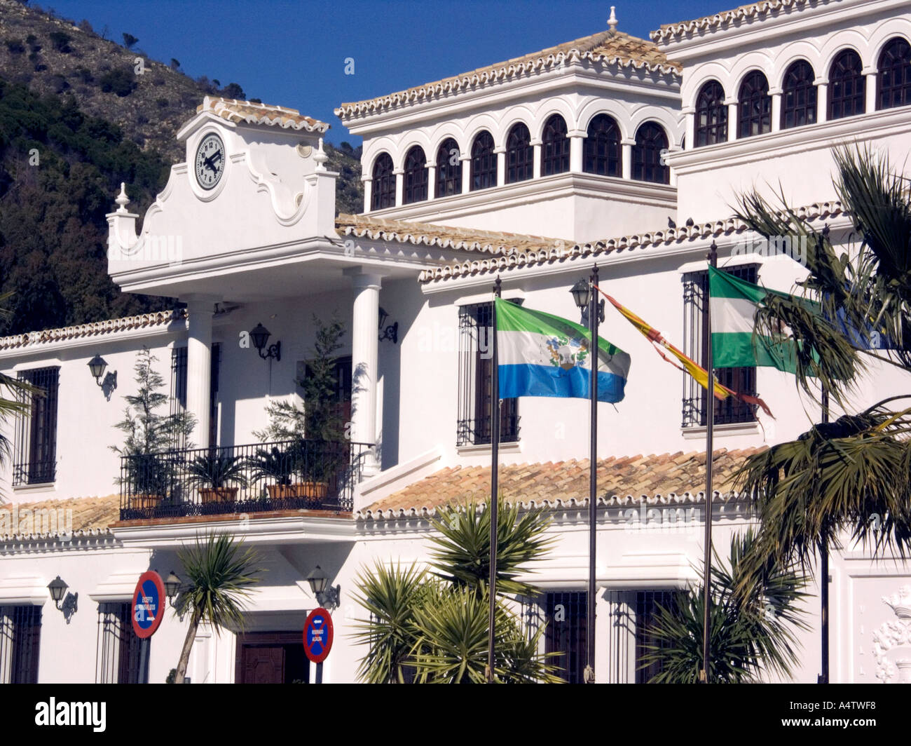 Rathaus und Clock Uhr Mijas Pueblo, Andalusien, Spanien, Europa, Rathaus Rathaus Gemeindehaus Kommunalverwaltung Stockfoto