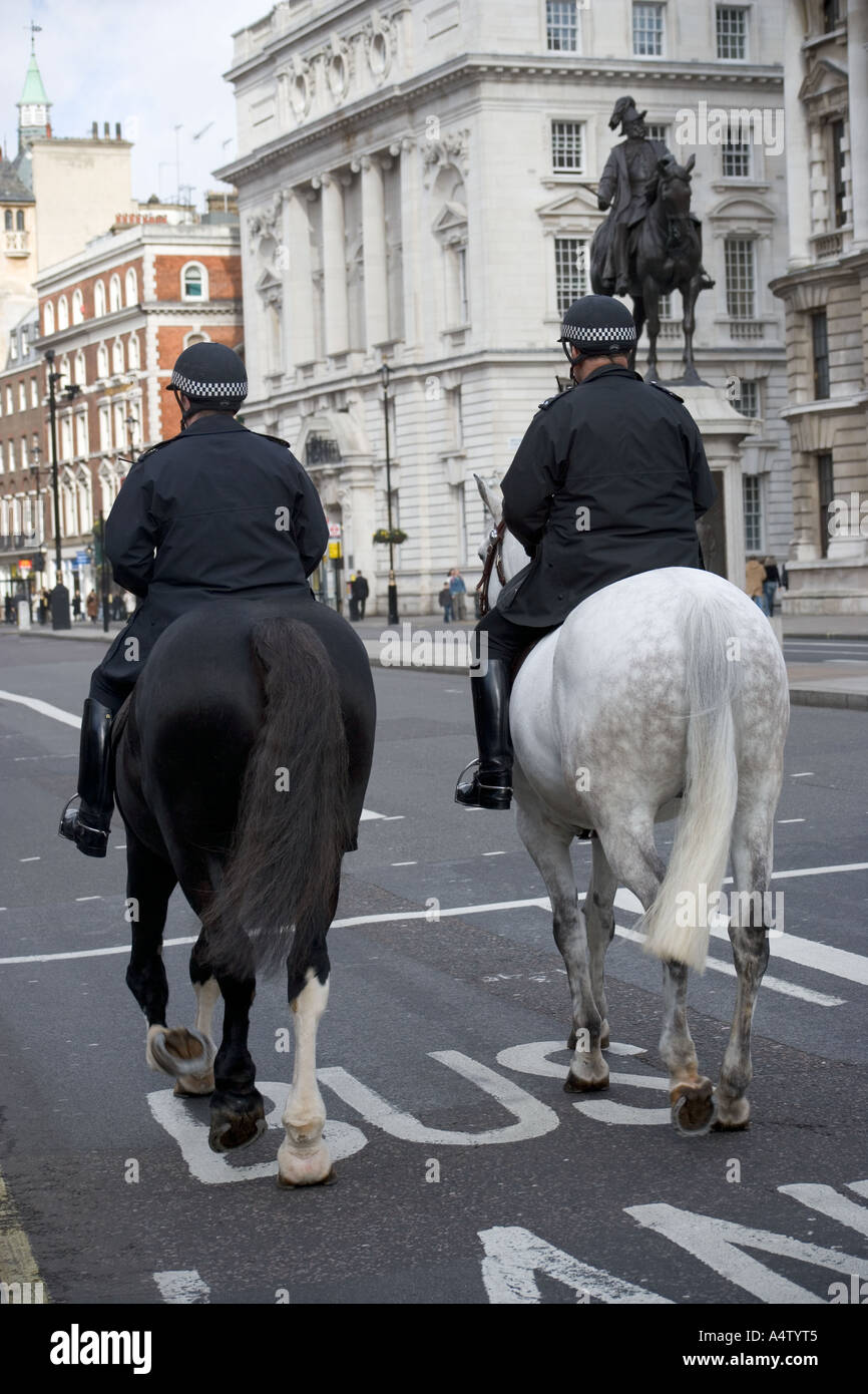 Berittene Polizei Whitehall London England Stockfoto