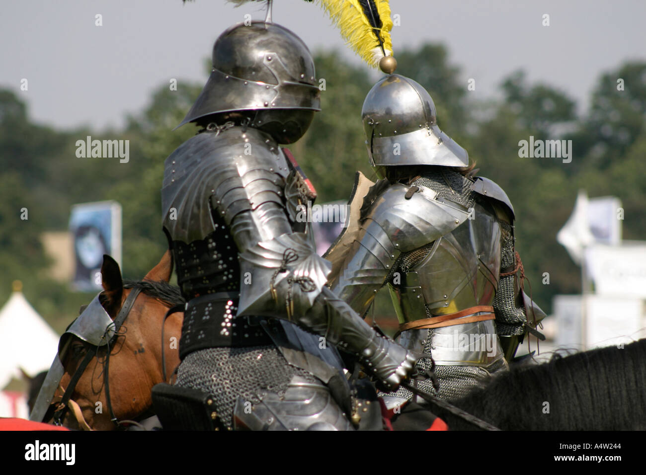 Der schwarze Ritter mittelalterliche Ritterspiele Anzeige Stockfoto