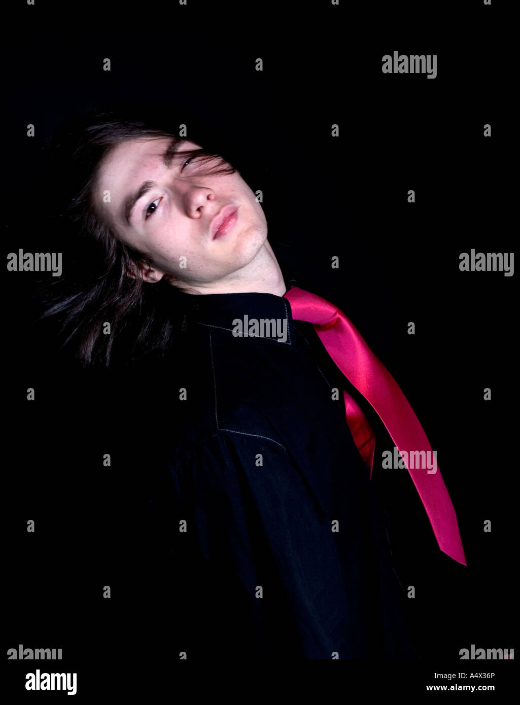 Schauspieler mit langen haaren Fotos und Bildmaterial in hoher Auflösung Alamy
