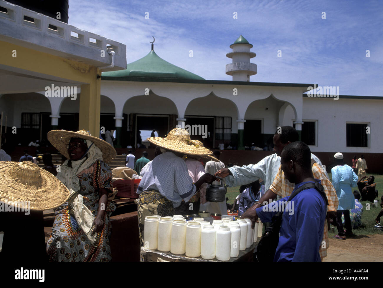 ISLAM Wasser stehen für Gläubige Waschungen durchzuführen, Central Mosque Accra, Ghana Stockfoto