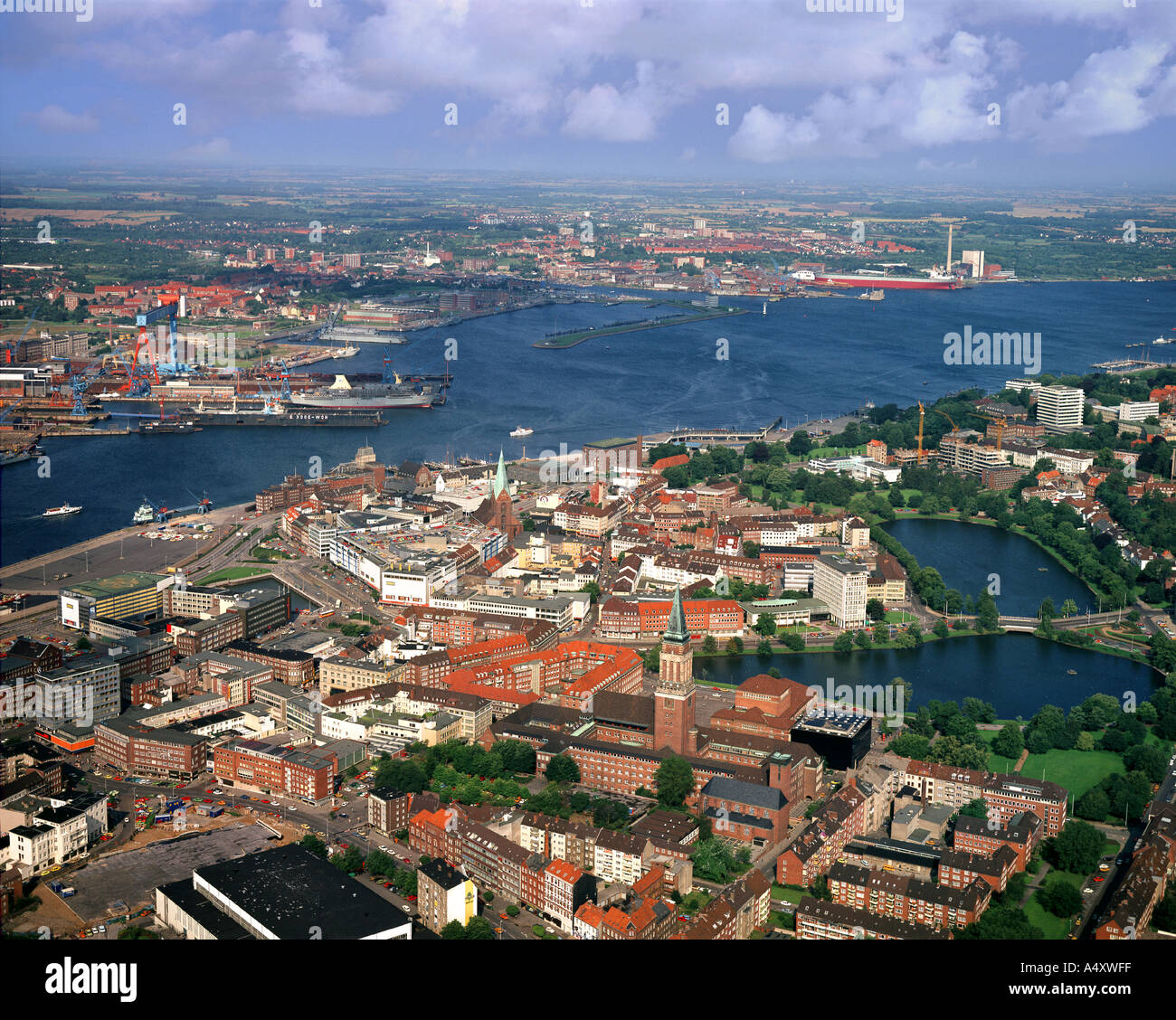 DE - SCHLESWIG HOLSTEIN: Luftaufnahme von Kiel Stockfoto