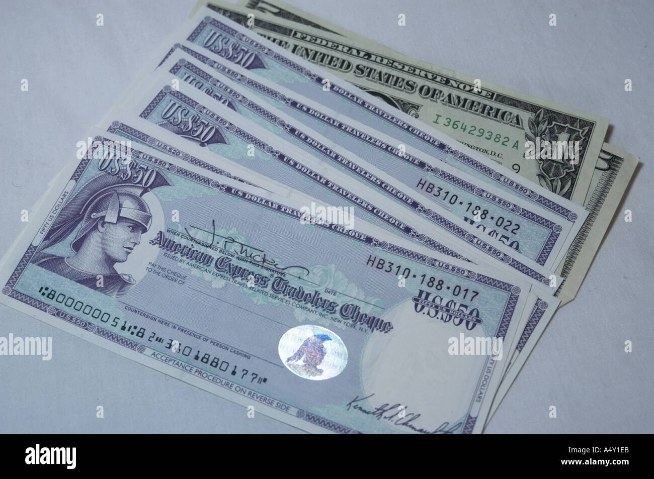 3390 bares Geld Stockfoto