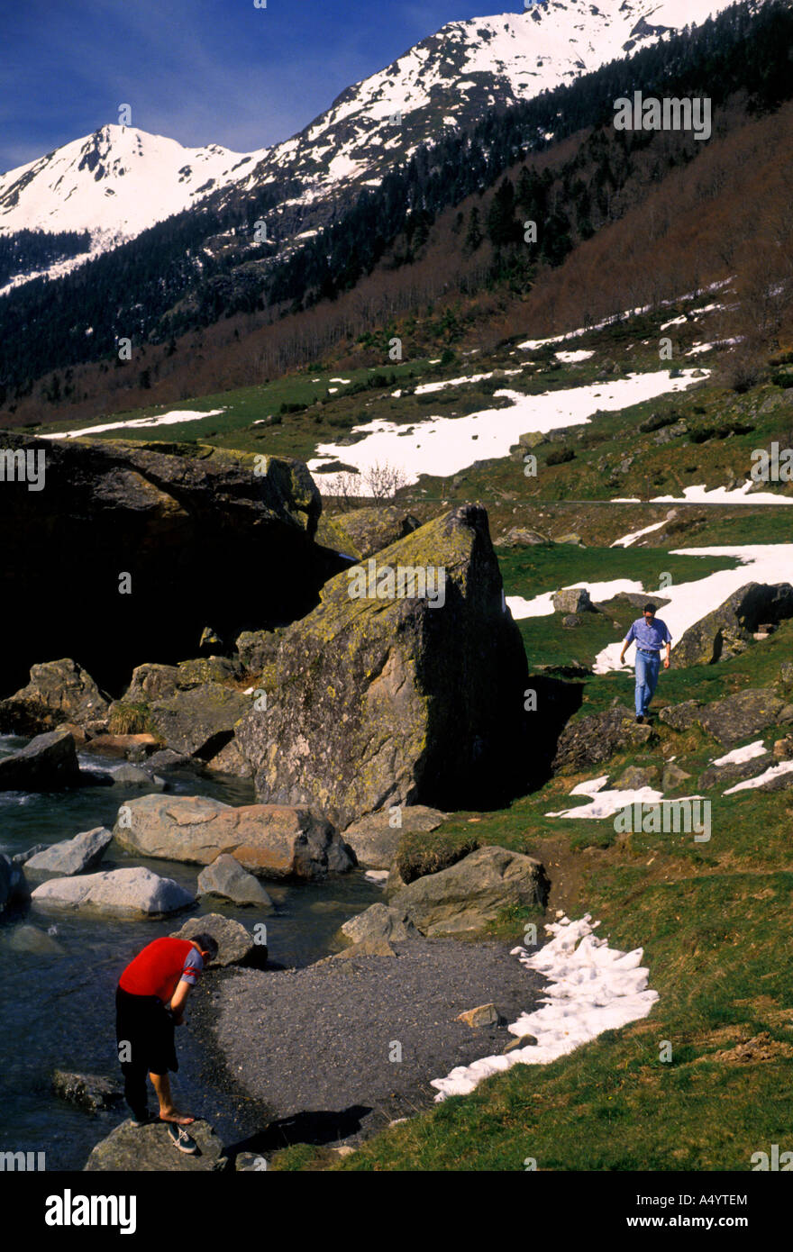 Franzosen, erwachsene Männer, Wanderer, Wanderweg, in der Nähe von Col du Pourtalet, Nationalpark der Pyrenäen, Frankreich, Europa Stockfoto