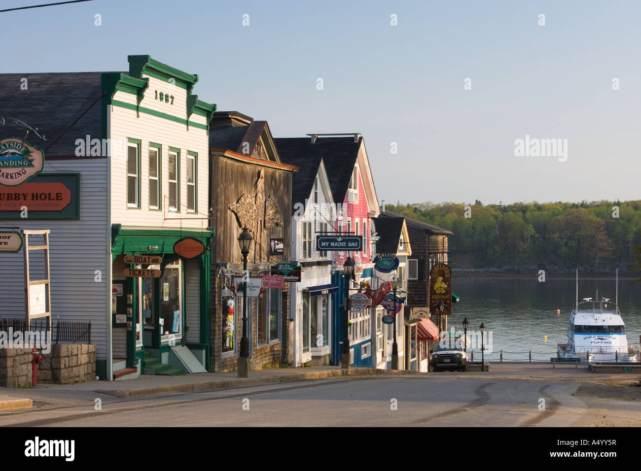 Am frühen Morgen auf der Main Street in Bar Harbor, Maine Stockfoto